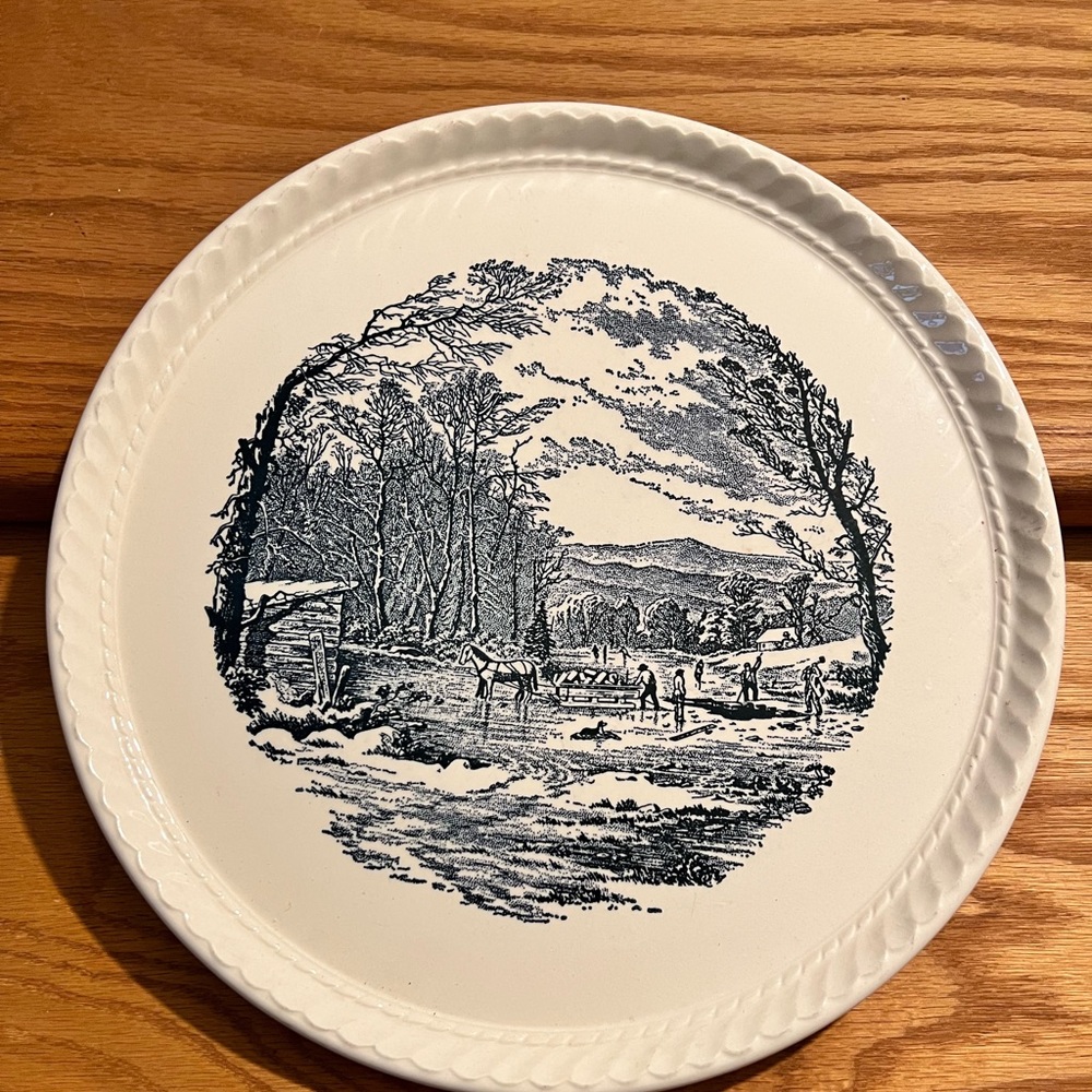 Royal China CURRIER & IVES Cake Plate GATHERING ICE 10.5” White & Blue